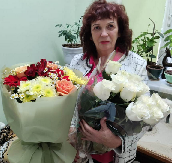 Біздің айдарымыздың келесі қатысушысы – Марина Евгеньевна Сорокина, емдеу-профилактикалық көмек бөлімінің меңгерушісі, алғыс сөздері осы адамға жолданады